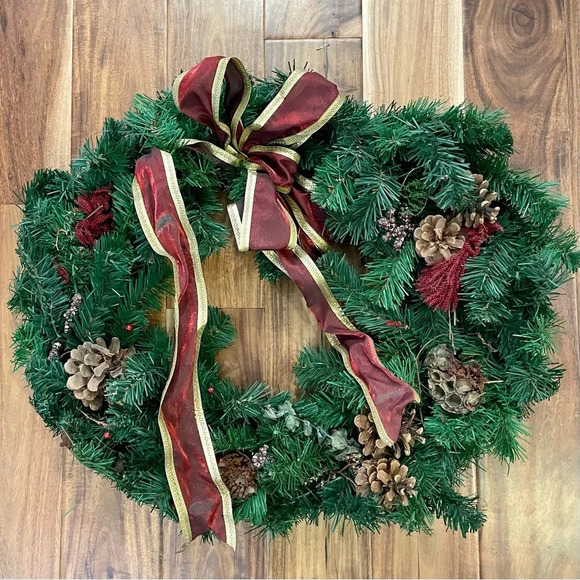 22” Artificial Classic Christmas Wreath With Burgundy And Gold Bow. - Picture 3 of 5